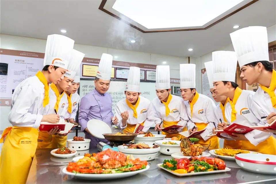免费短视频教程那么多，为什么偏偏要花钱学？