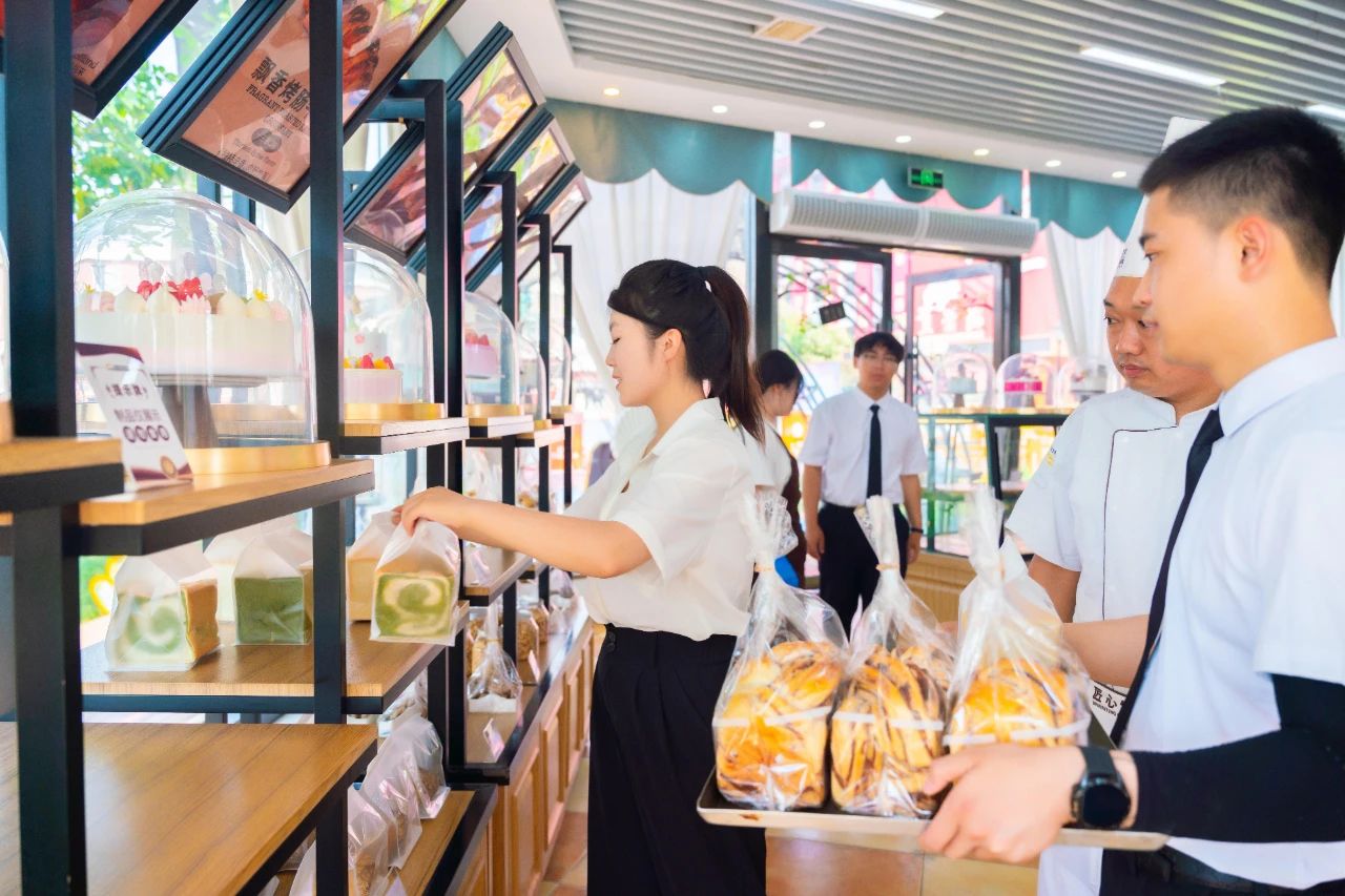 0基础小白想学西点？这所学校的烘焙专业真的值得！